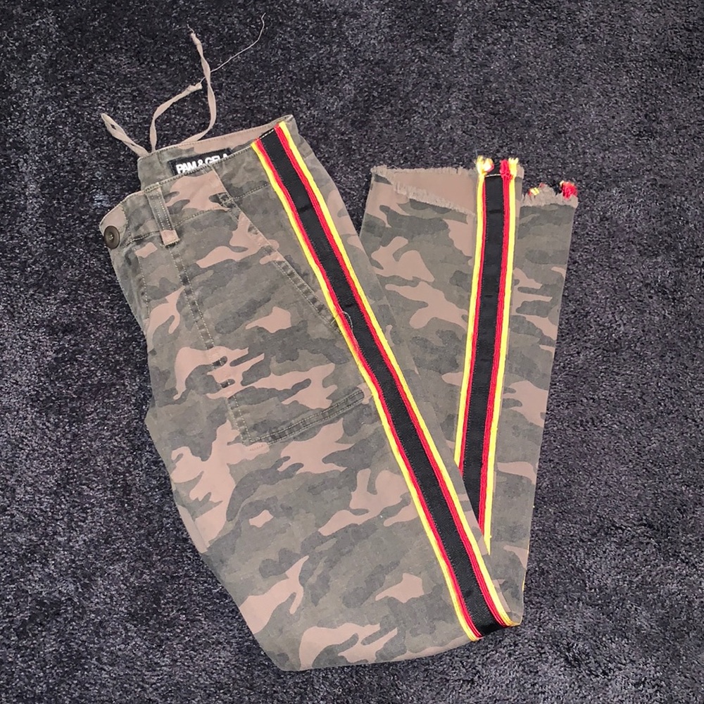 ARMY PAM & GELA JEANS
